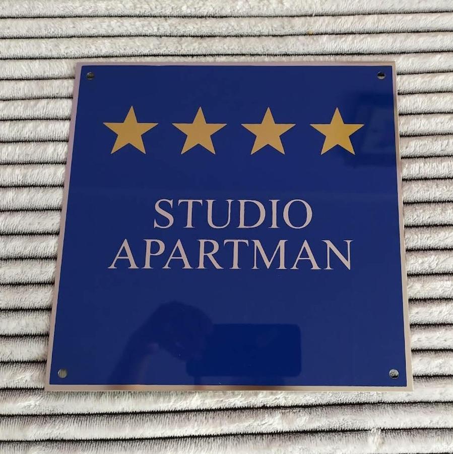 Apartman Niki Lic Bagian luar foto