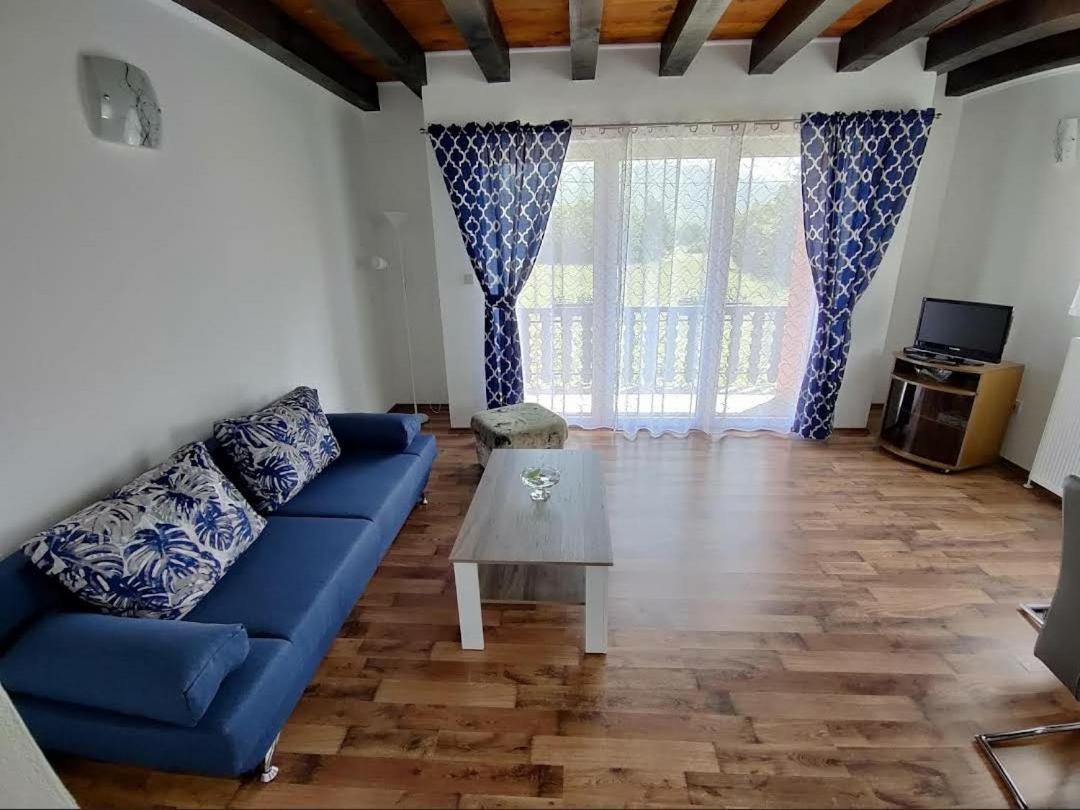 Apartman Niki Lic Bagian luar foto